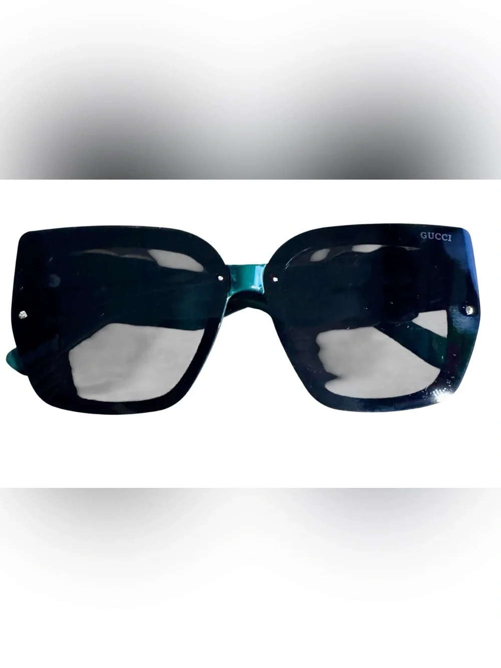 Women's Green & Black Fashion Sunglasses - Stylish Oversized Shade